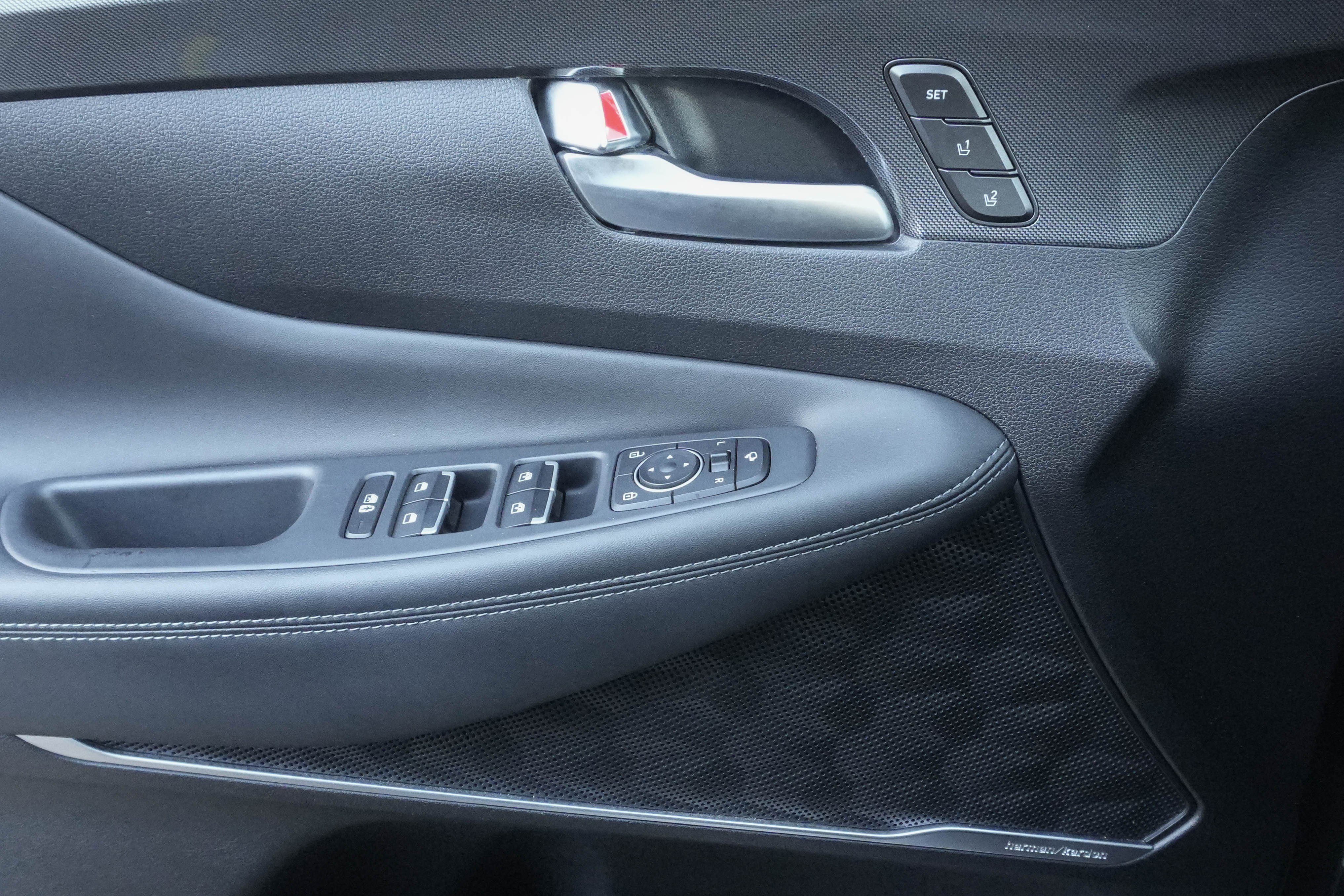 Used 2021 Hyundai Santa Fe Limited w/ Cargo Package image 13