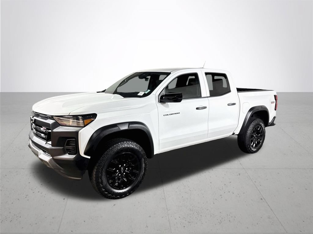 Used 2026 Chevrolet Colorado Trail Boss AWD/4WD image 2