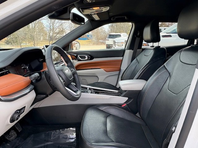 Used 2023 Jeep Compass Limited image 8