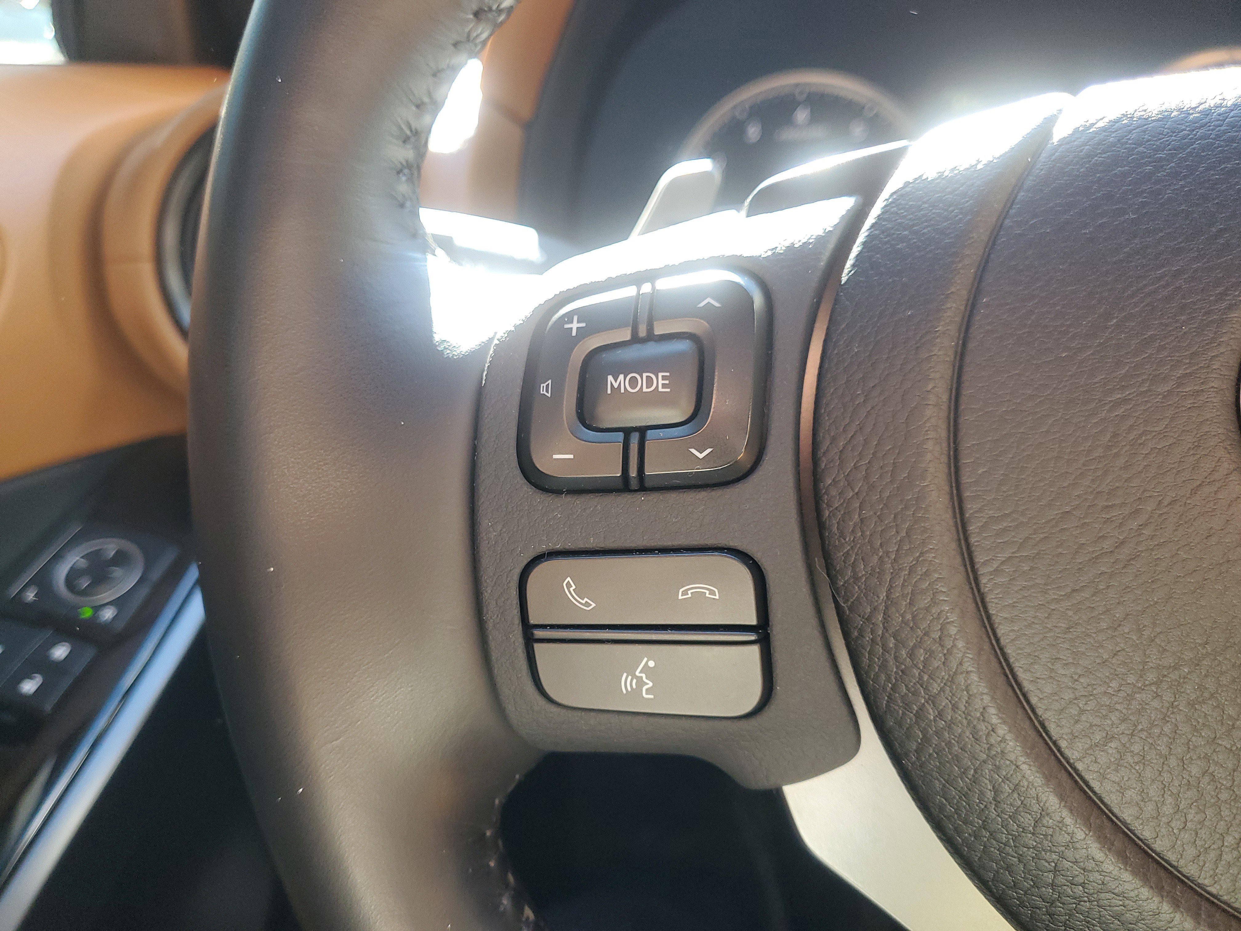 Used 2023 Lexus IS 300 w/ Comfort Package image 21