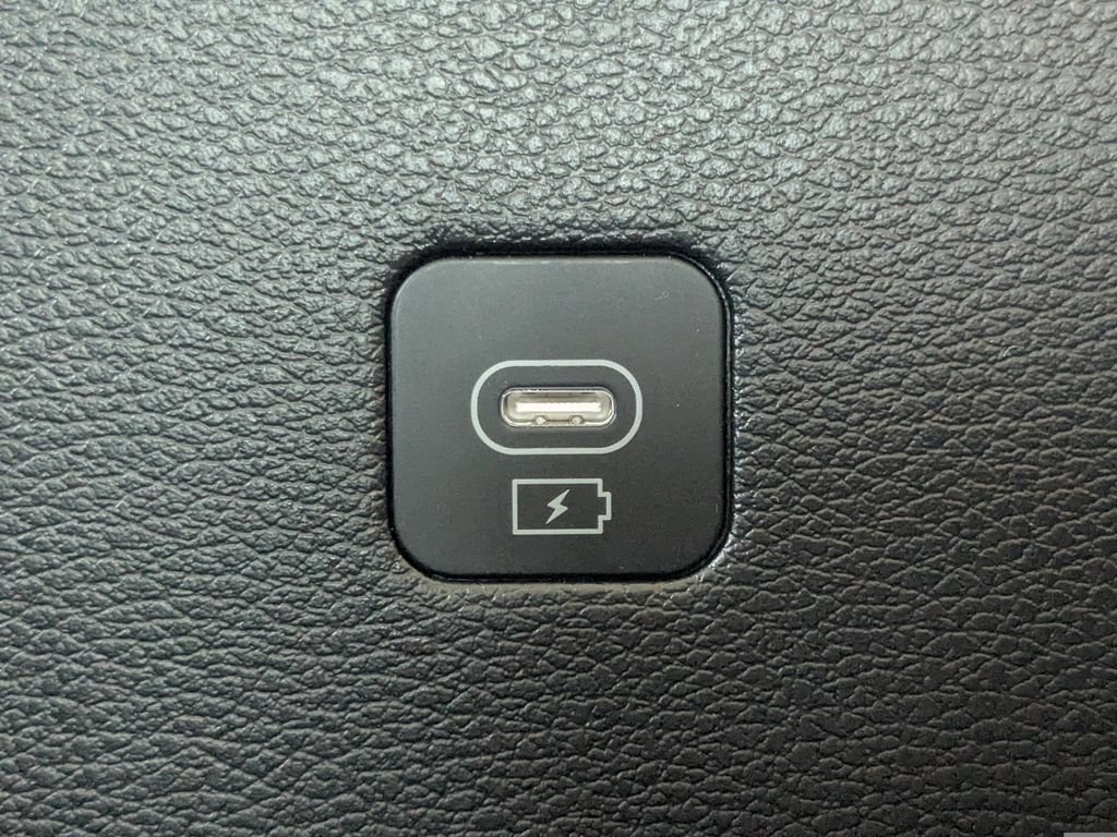 Used 2025 Kia Telluride S FWD image 18