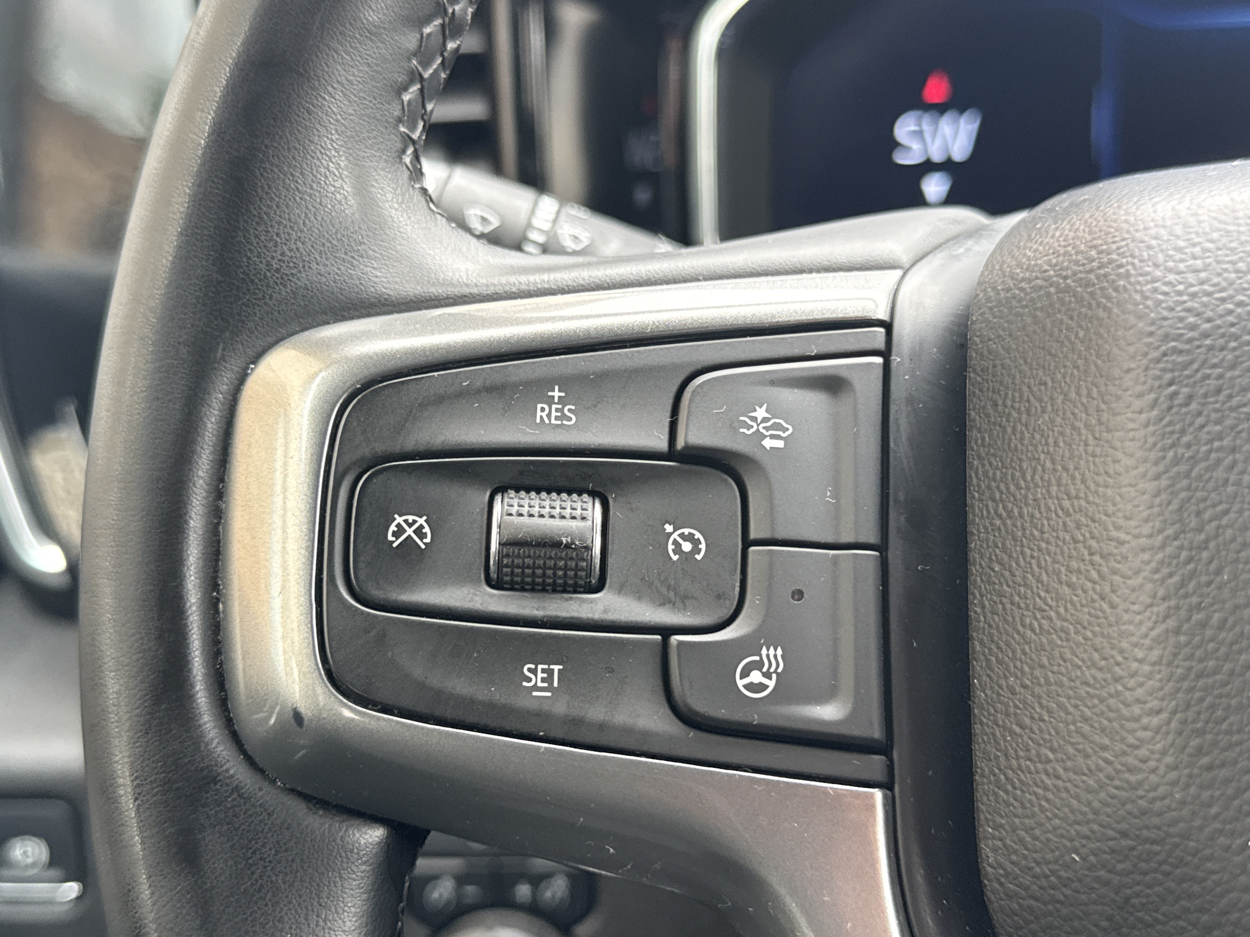 Used 2024 Chevrolet Silverado 1500 LT AWD/4WD image 18
