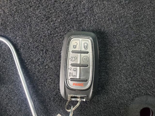 Certified 2024 Chrysler Pacifica Touring-L image 34