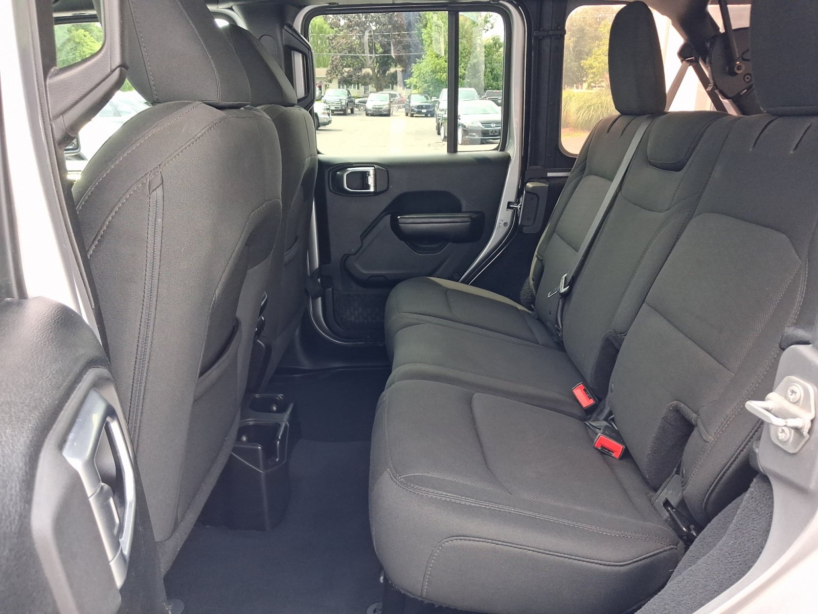Used 2018 Jeep Wrangler Unlimited Sport S AWD/4WD image 18