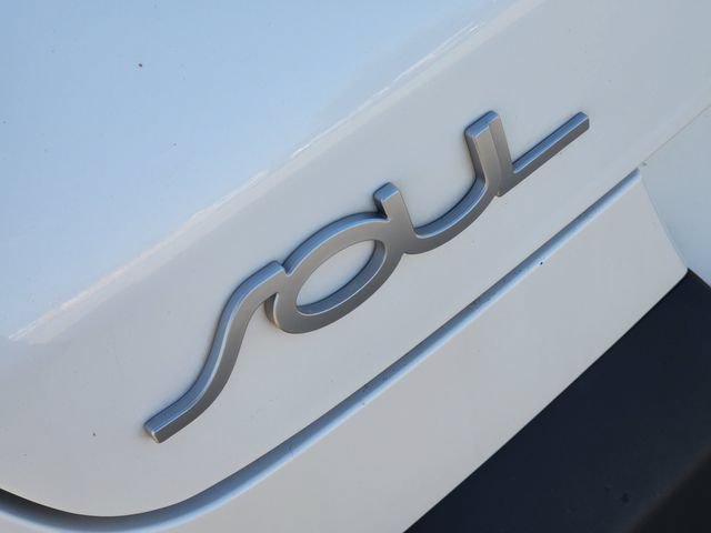 Used 2022 Kia Soul LX FWD image 9