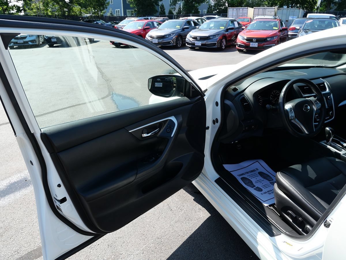 Used 2018 Nissan Altima 2.5 SV w/ 2.5 SV Technology Package FWD image 16