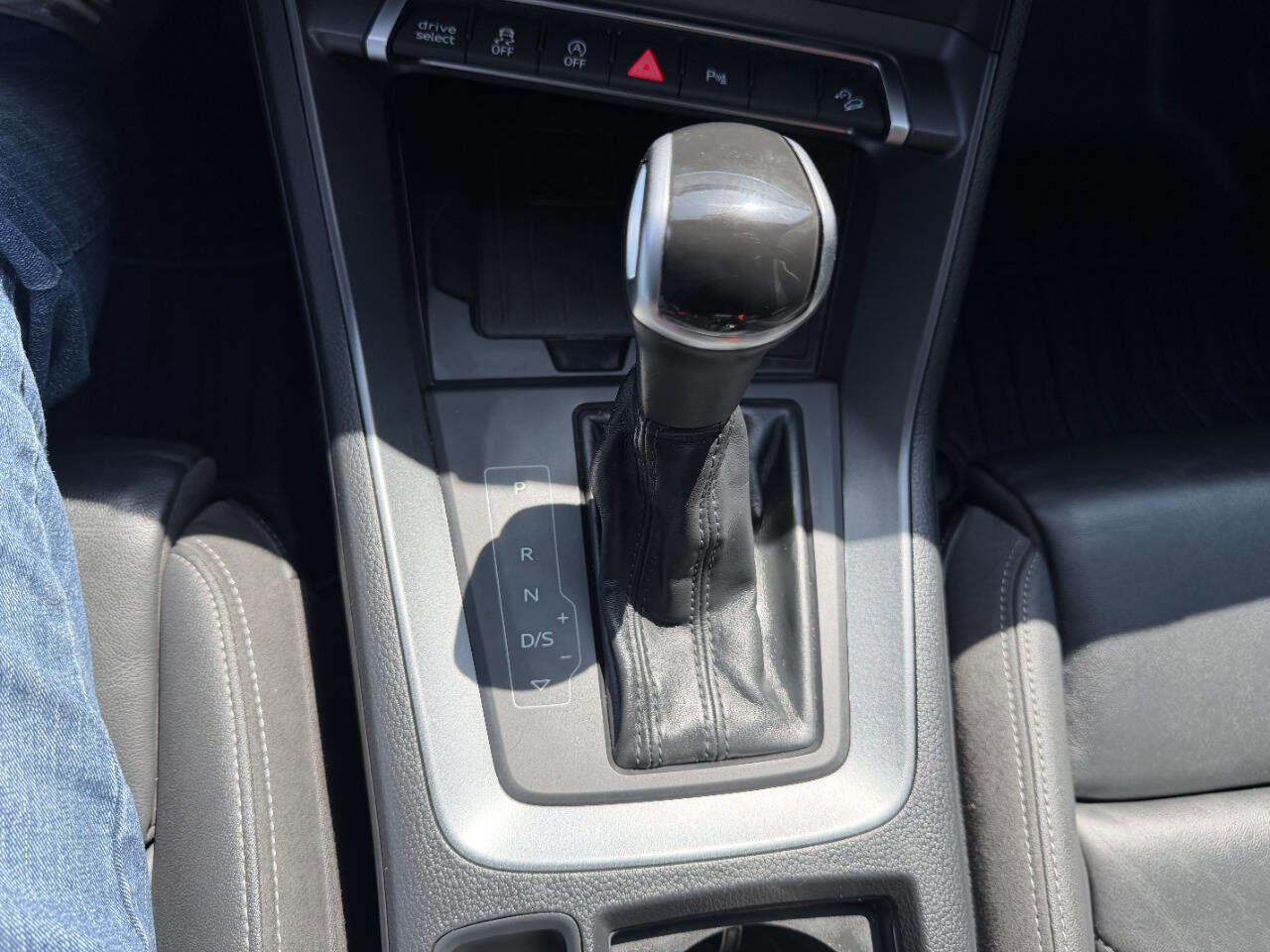 Used 2020 Audi Q3 2.0T Premium Plus w/ Premium Plus Package AWD/4WD image 39