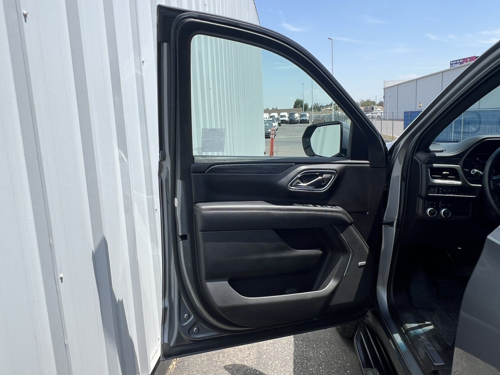 Used 2021 GMC Yukon XL SLT w/ SLT Premium Package AWD/4WD image 13