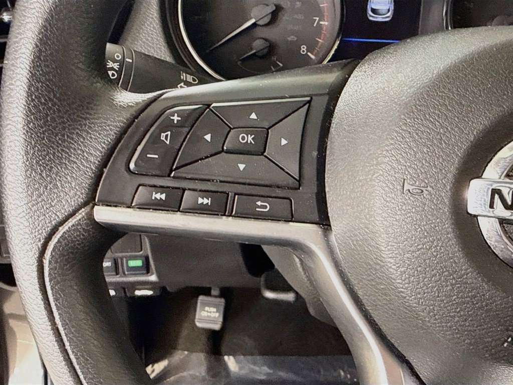 Used 2020 Nissan Rogue Sport S FWD image 13
