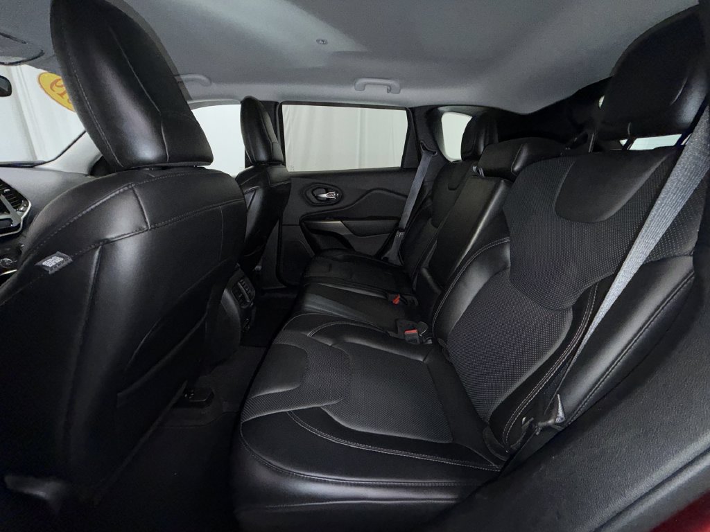 Used 2019 Jeep Cherokee Limited AWD/4WD image 10