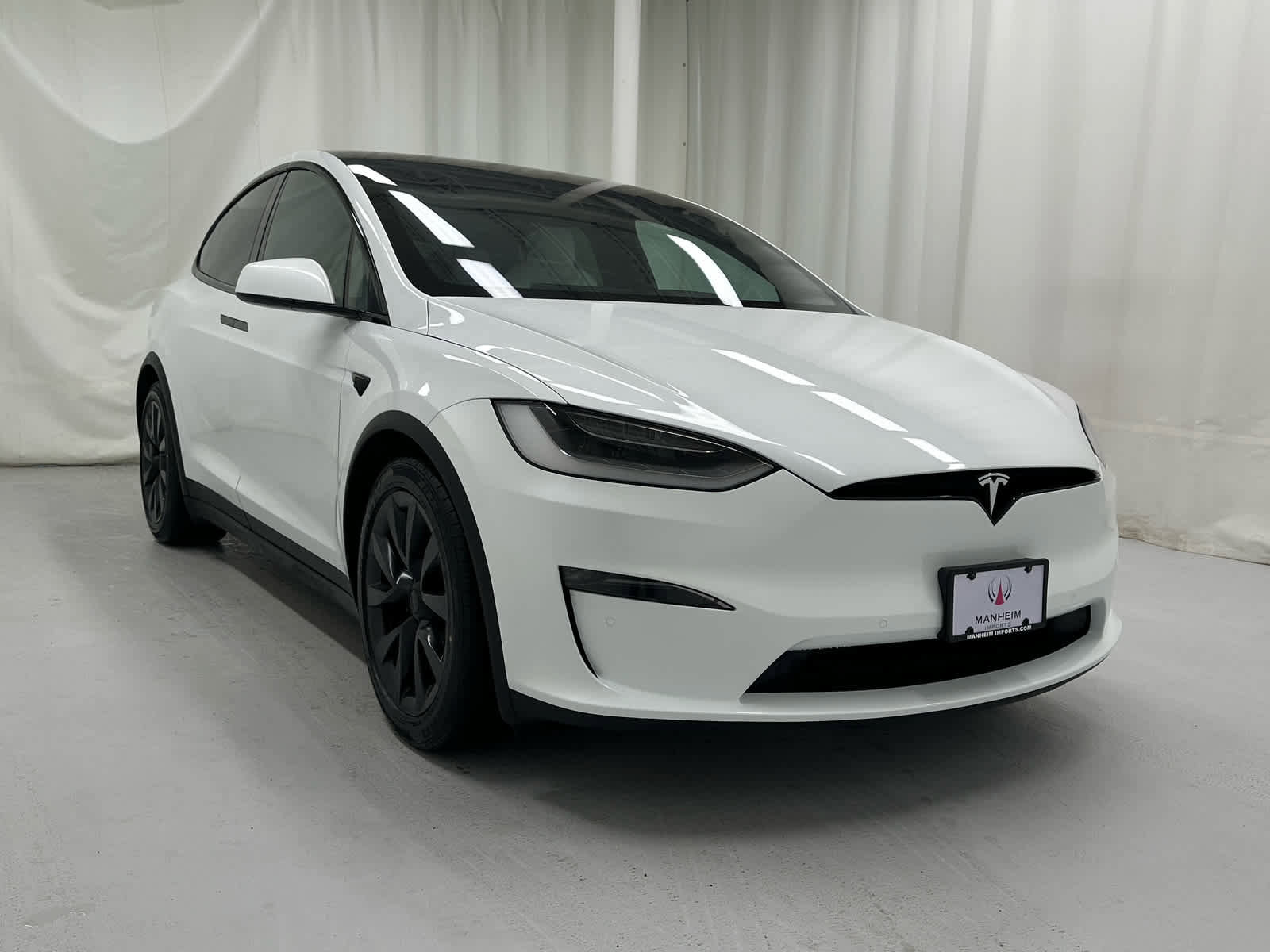 Used 2022 Tesla Model X Plaid AWD/4WD image 2