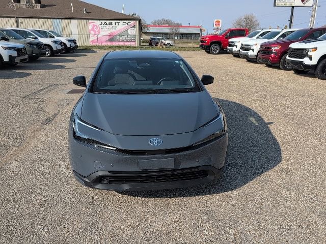 Used 2025 Toyota Prius LE image 15