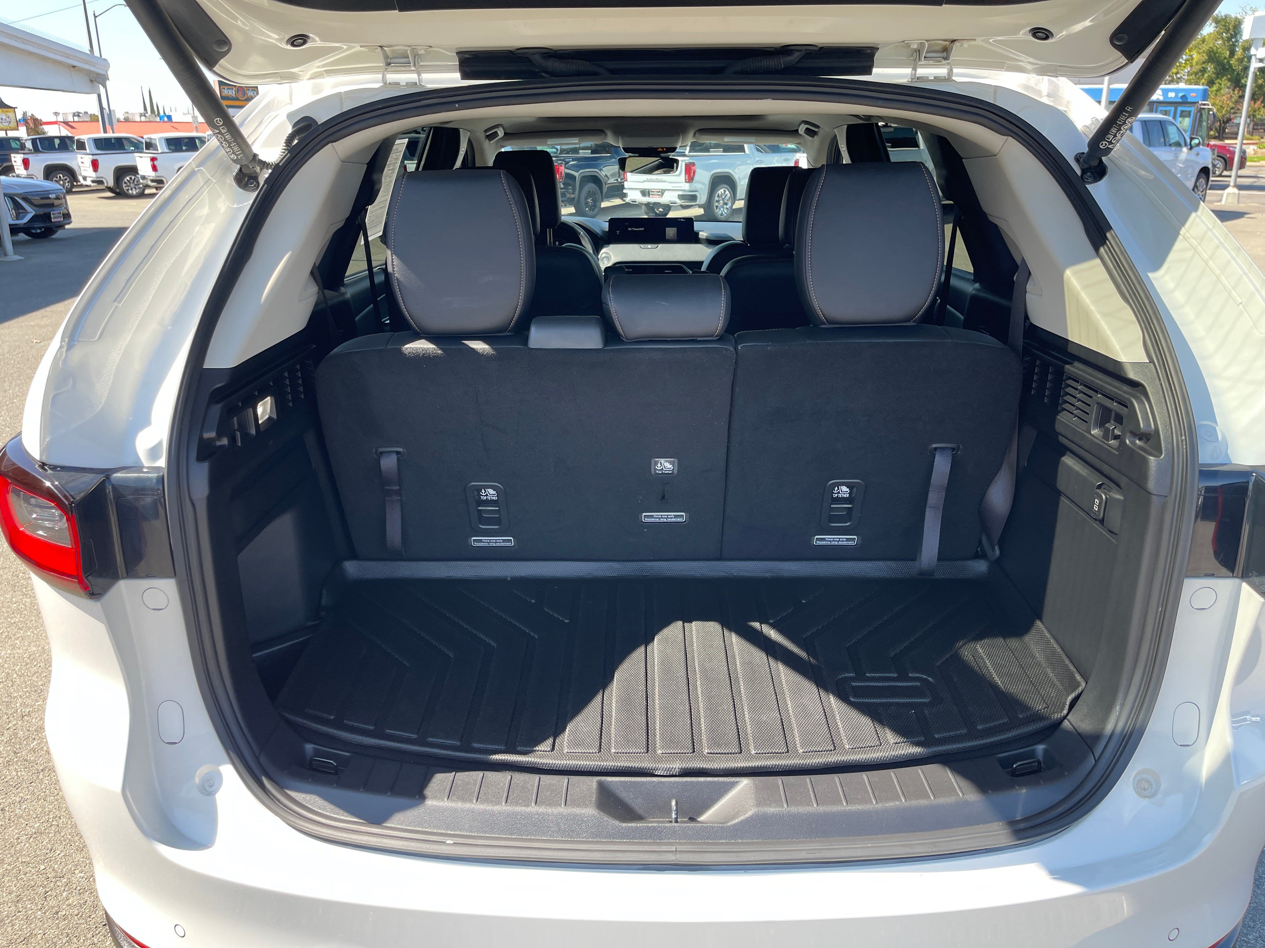 Used 2025 MAZDA CX-90 3.3 Turbo w/ Preferred Package AWD/4WD image 8