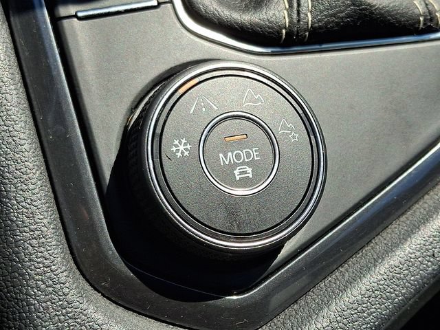 Used 2022 Volkswagen Tiguan SE R-Line AWD/4WD image 25
