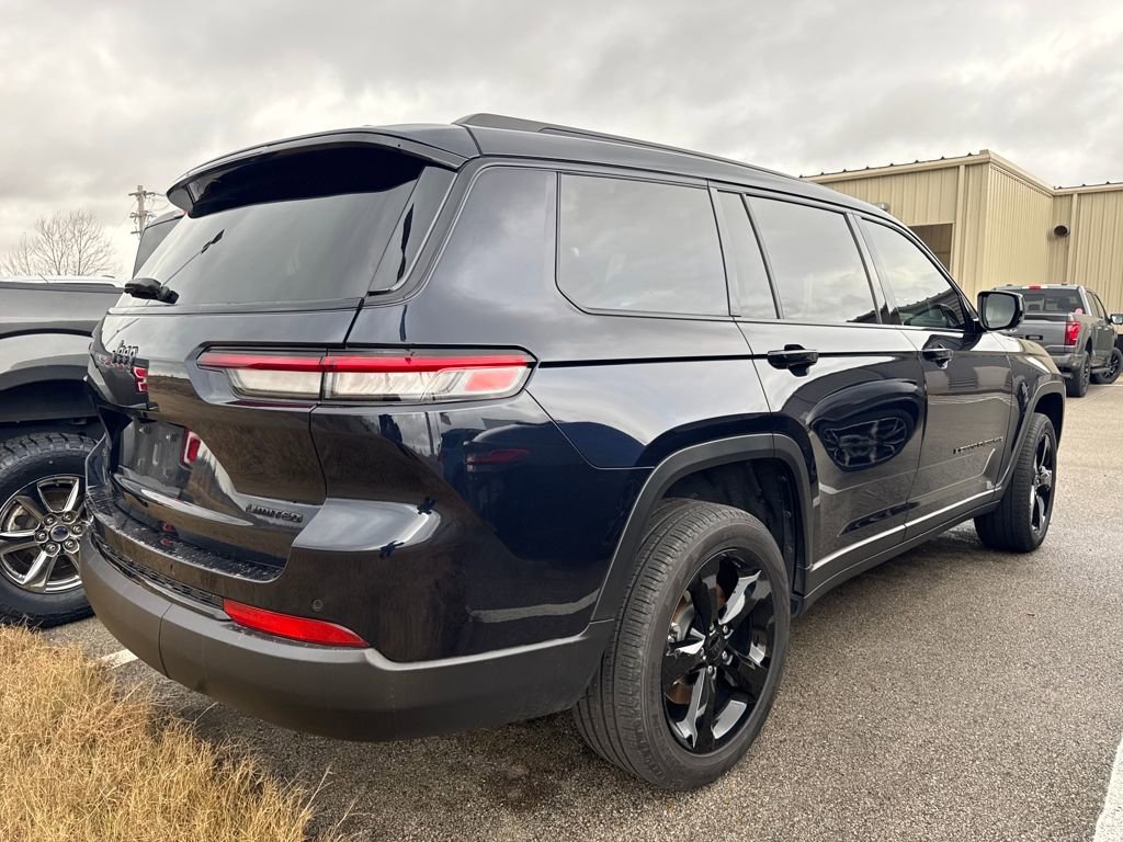 Used 2024 Jeep Grand Cherokee L Limited w/ Black Appearance Package image 4