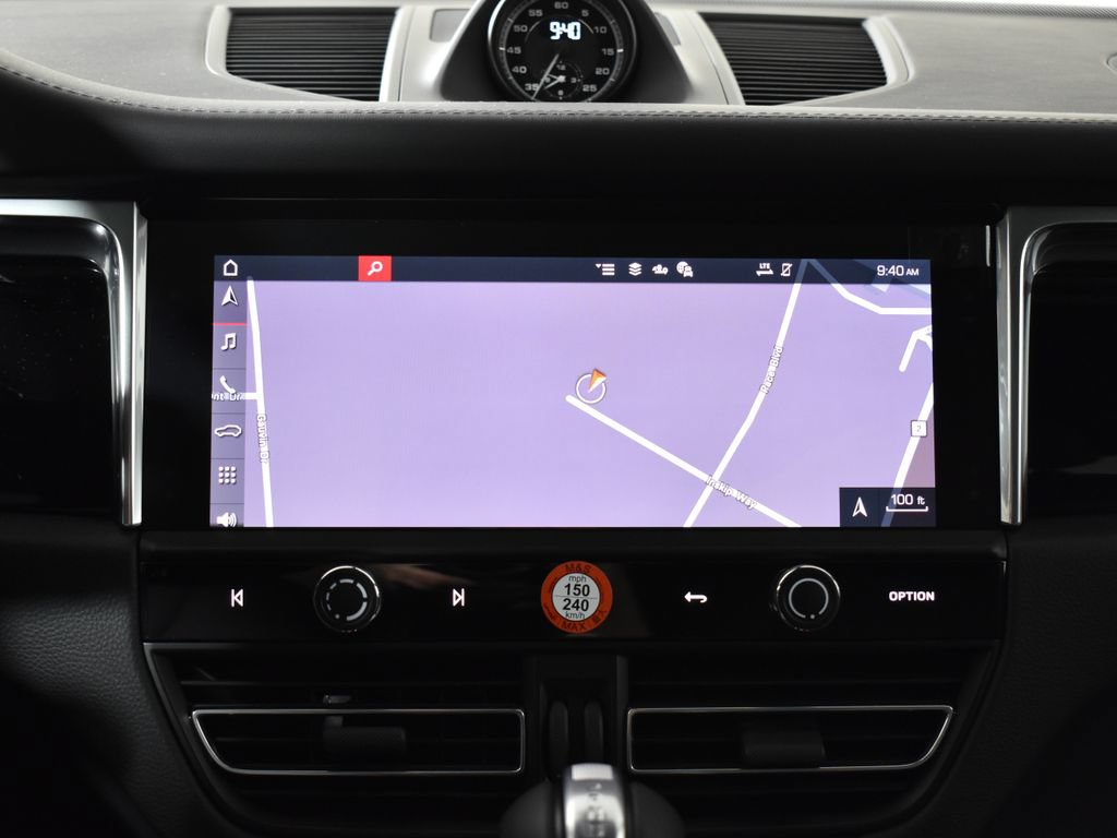 Used 2026 Porsche Macan AWD/4WD image 23