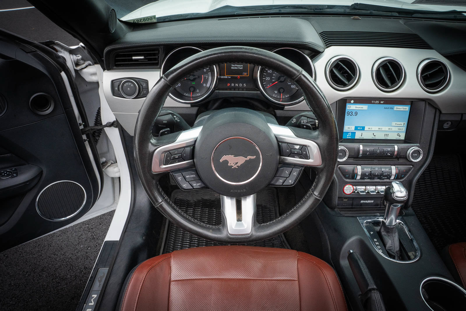 Used 2016 Ford Mustang Premium RWD image 30
