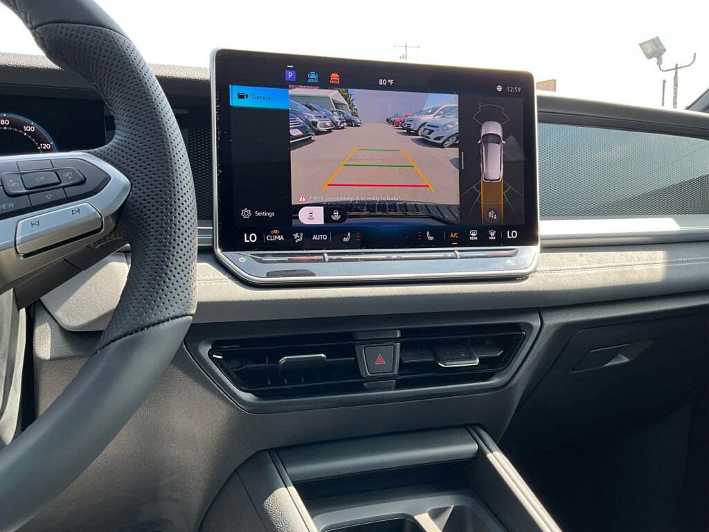 New 2025 Volkswagen Tiguan SE R-Line image 18