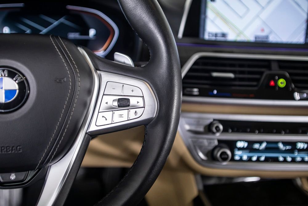 Used 2022 BMW 740i xDrive w/ Premium Package image 41