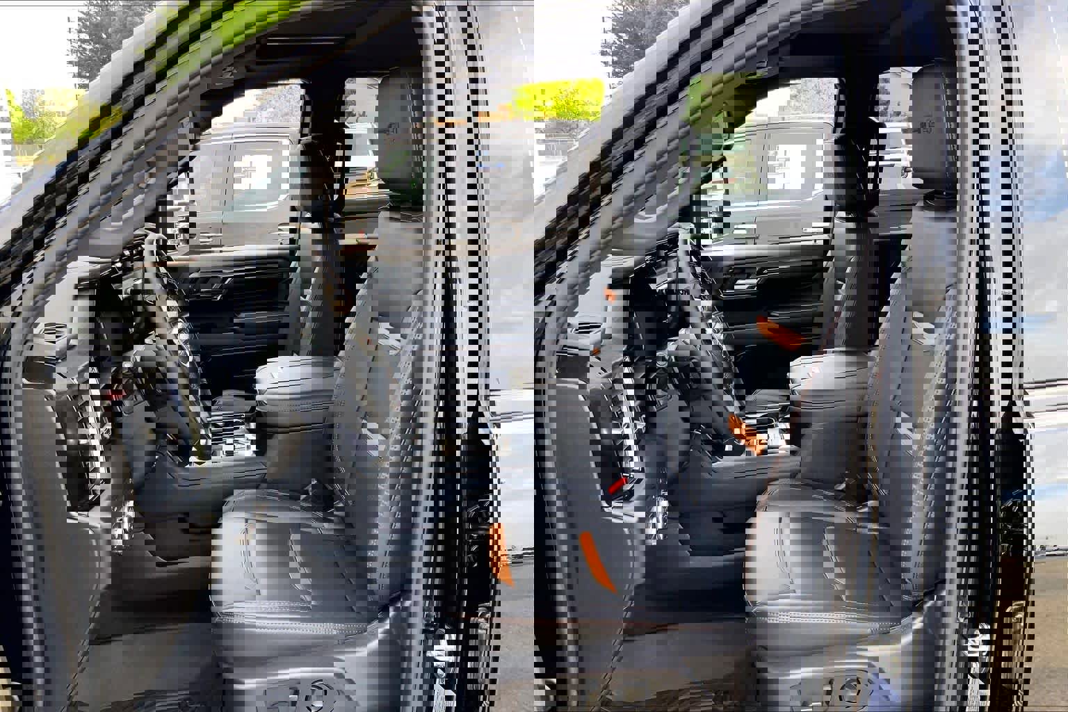 Used 2024 GMC Sierra 2500 AT4 w/ AT4 Premium Plus Package image 8