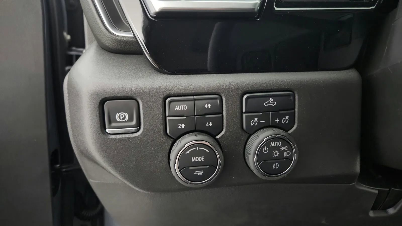 Used 2025 Chevrolet Silverado 1500 LT Trail Boss image 38