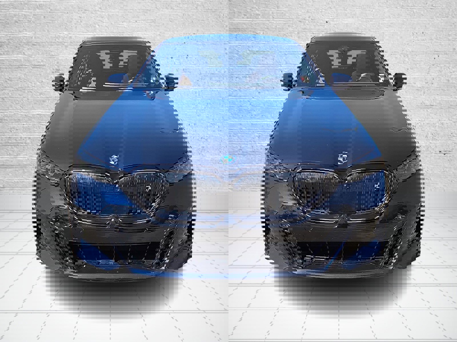 Used 2025 BMW i5 xDrive40 w/ Executive Package image 2