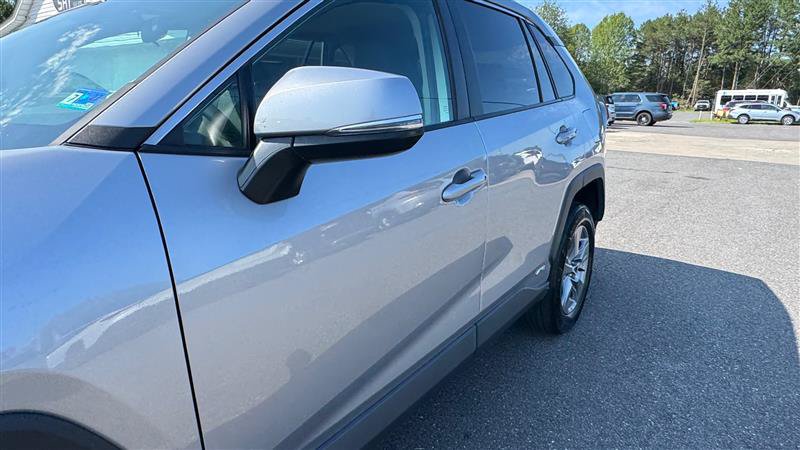 Used 2022 Toyota RAV4 XLE w/ Convenience Package AWD/4WD image 15