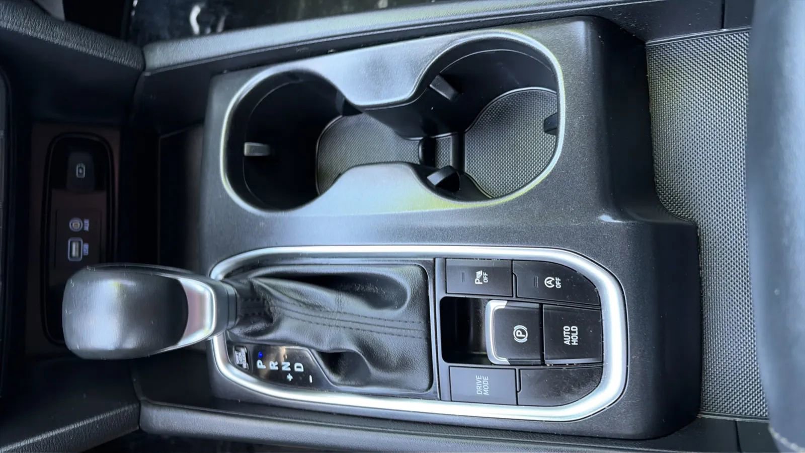 Used 2019 Hyundai Santa Fe Limited FWD image 14
