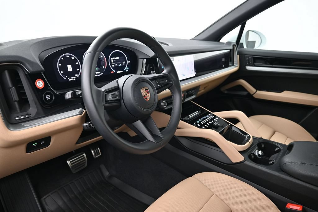 Certified 2026 Porsche Cayenne S AWD/4WD image 4