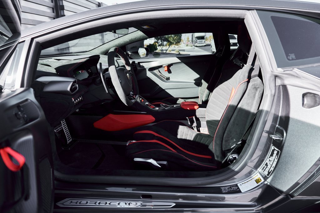 Used 2023 Lamborghini Huracan STO image 37
