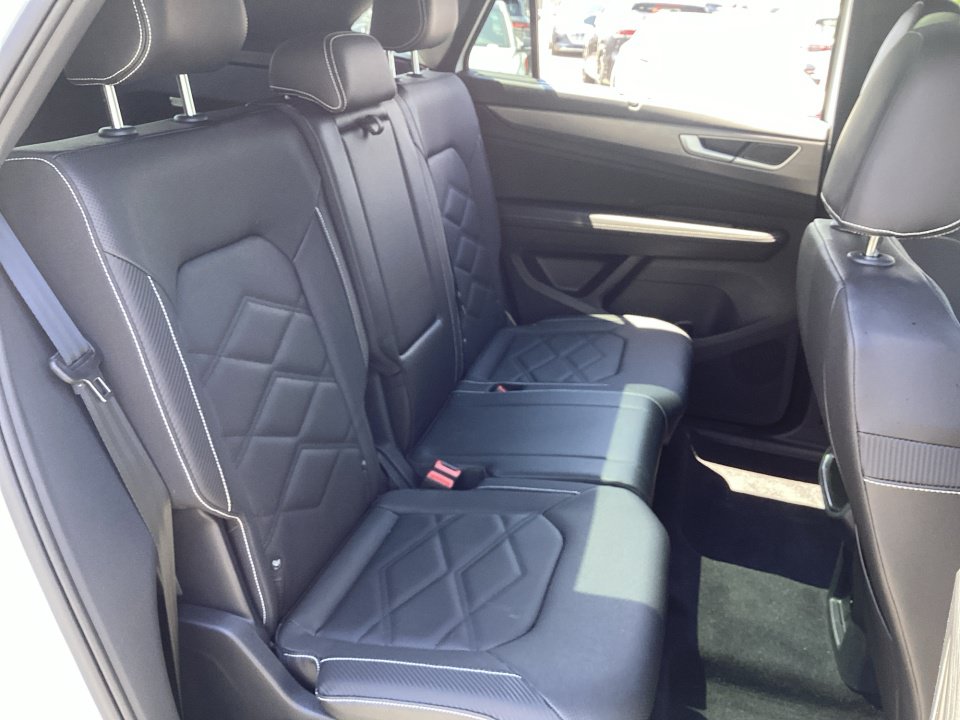 Certified 2026 Volkswagen Atlas Cross Sport SE w/ Panoramic Sunroof Package FWD image 29