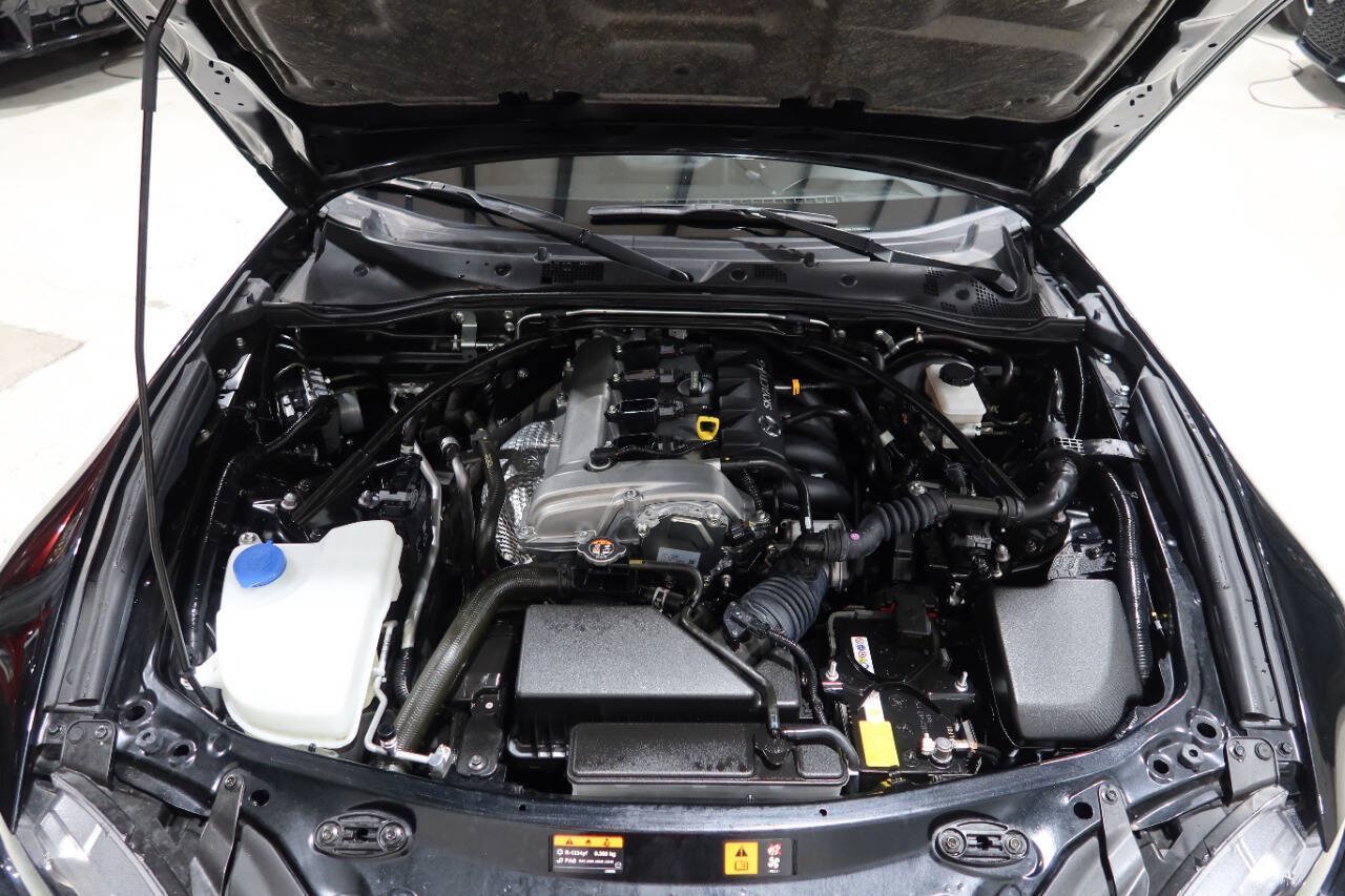 Used 2025 MAZDA MX-5 Miata RF Club RWD image 9