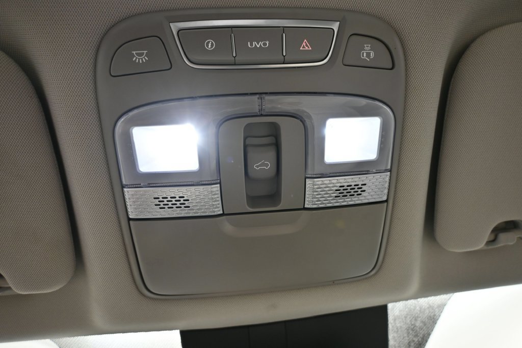 Used 2020 Kia Telluride S w/ S 8 Passenger Seating Package AWD/4WD image 28