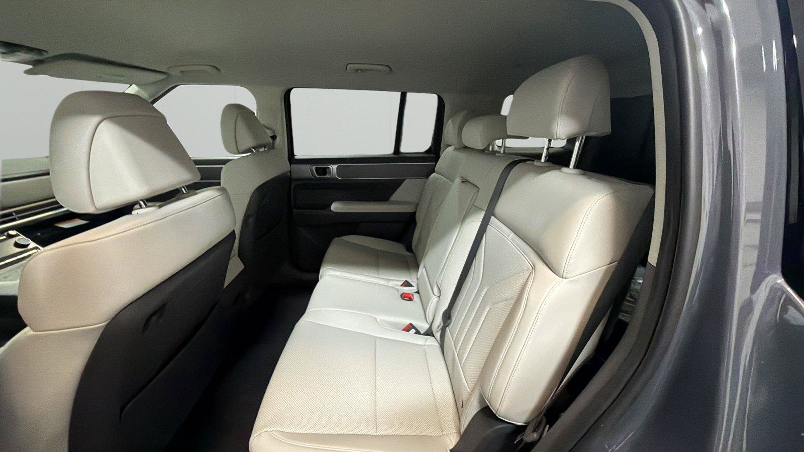 New 2026 Hyundai Santa Fe SEL FWD image 11