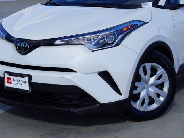 Used 2019 Toyota C-HR LE image 4