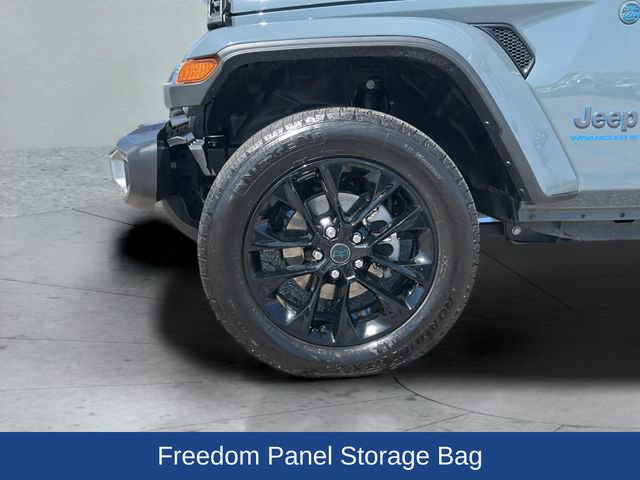 Used 2025 Jeep Wrangler Unlimited Sahara w/ Safety Group image 26