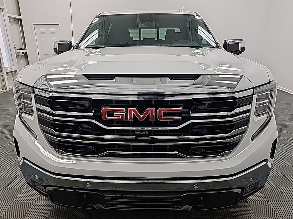 Used 2022 GMC Sierra 1500 SLT w/ SLT Premium Plus Package image 3