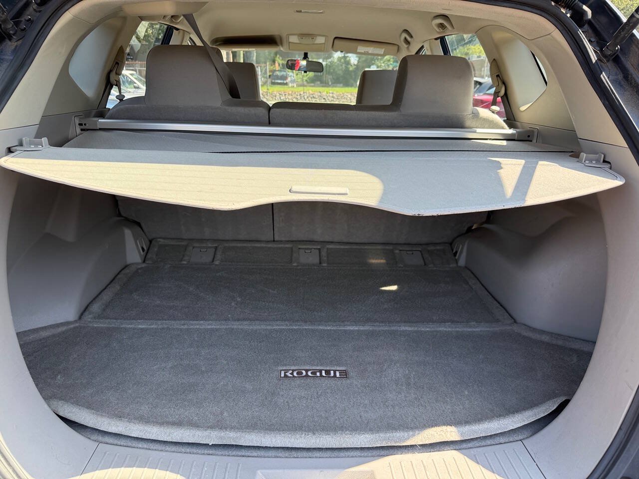 Used 2014 Nissan Rogue S w/ Convenience Package AWD/4WD image 15
