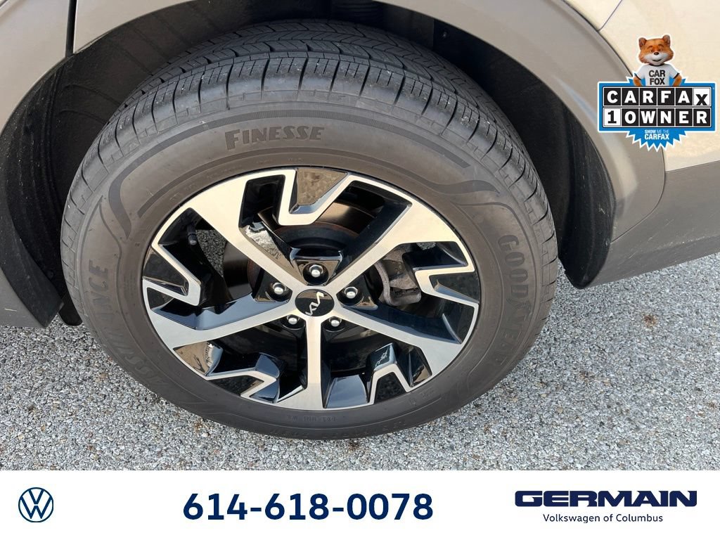 Used 2024 Kia Sportage EX AWD/4WD image 16