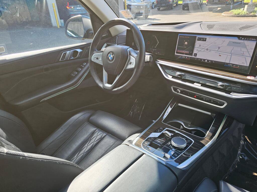 Used 2025 BMW X7 xDrive40i AWD/4WD image 10