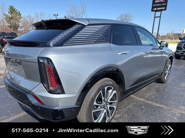 Certified 2025 Cadillac Optiq Sport 2 w/ LPO, Floor Liner Package image 9