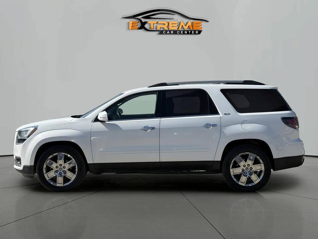 Used 2017 GMC Acadia Limited SLT AWD/4WD image 4