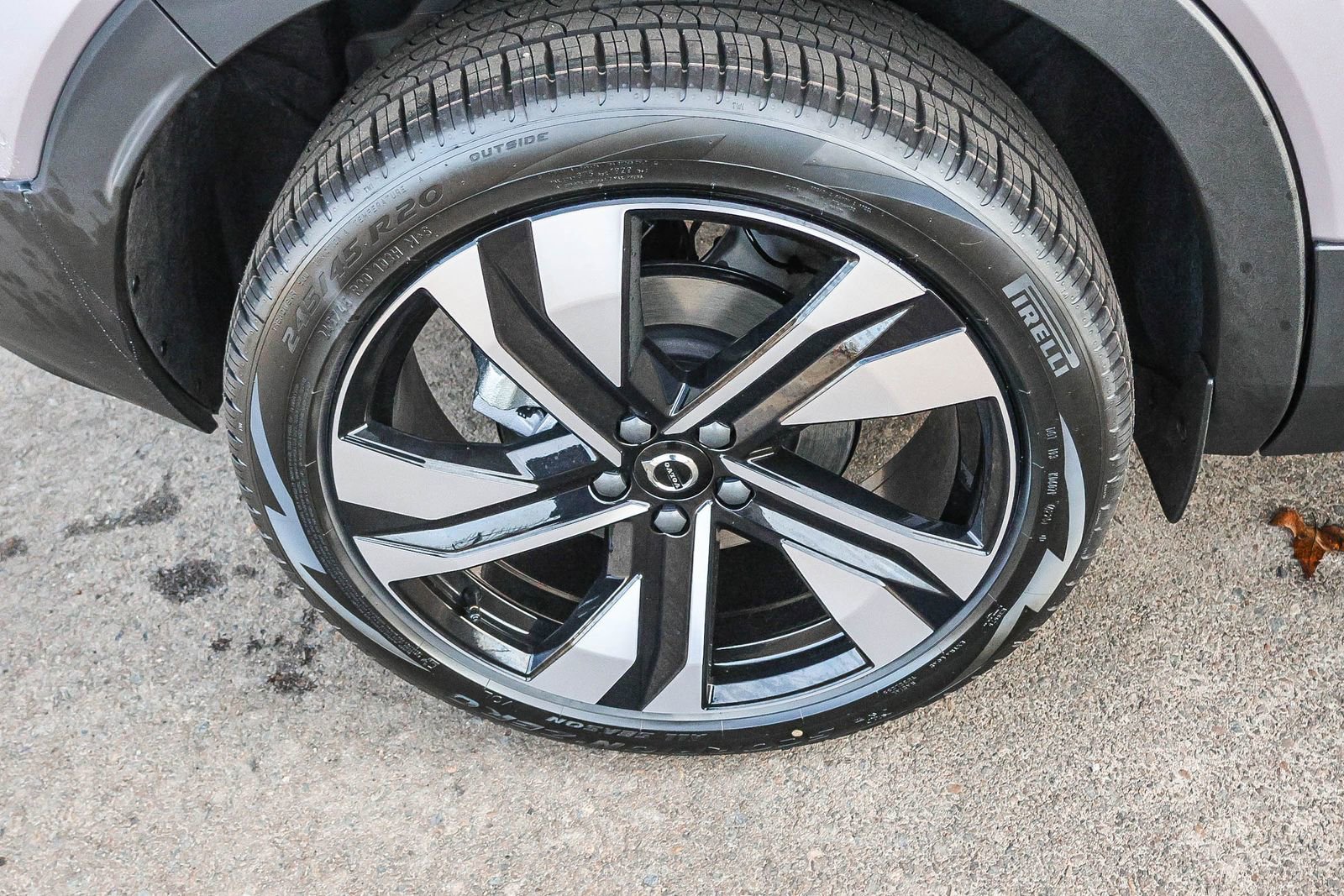 New 2026 Volvo XC40 B4 Plus w/ Climate Package image 12