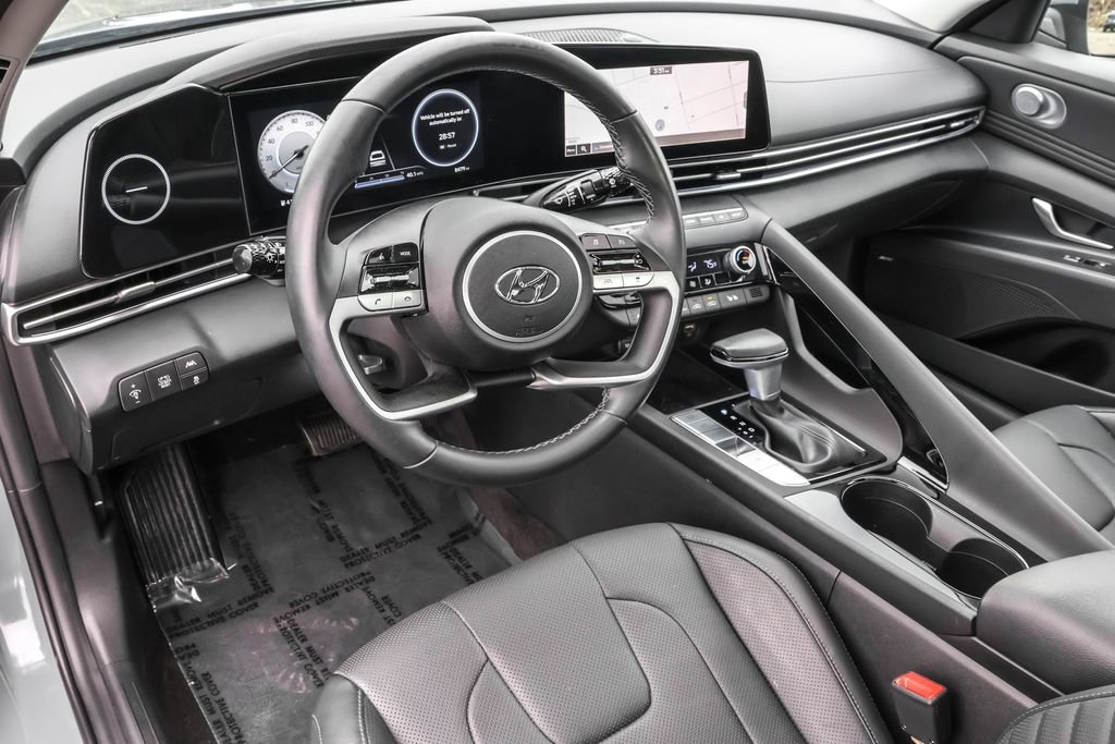 Certified 2021 Hyundai Elantra Limited w/ Cargo Package image 5