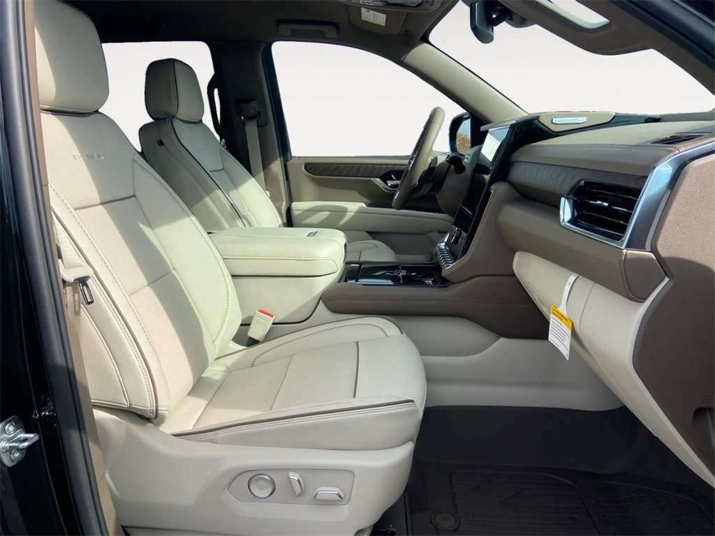 New 2026 GMC Yukon Denali w/ LPO, Floor Liner Package image 15