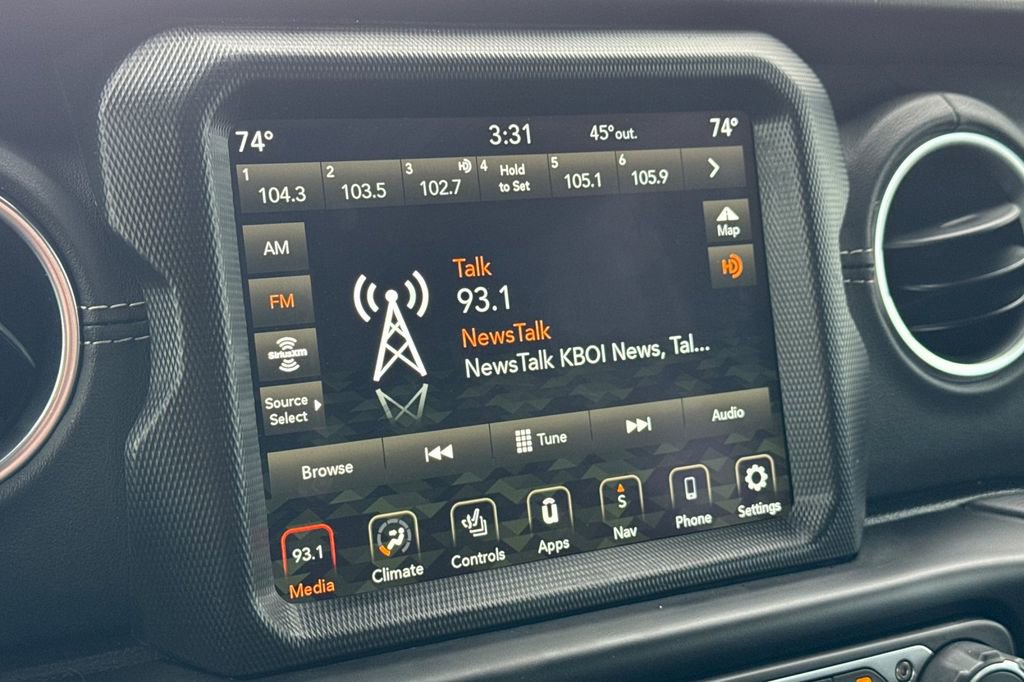 Used 2021 Jeep Wrangler Unlimited Sahara w/ Cold Weather Group AWD/4WD image 18