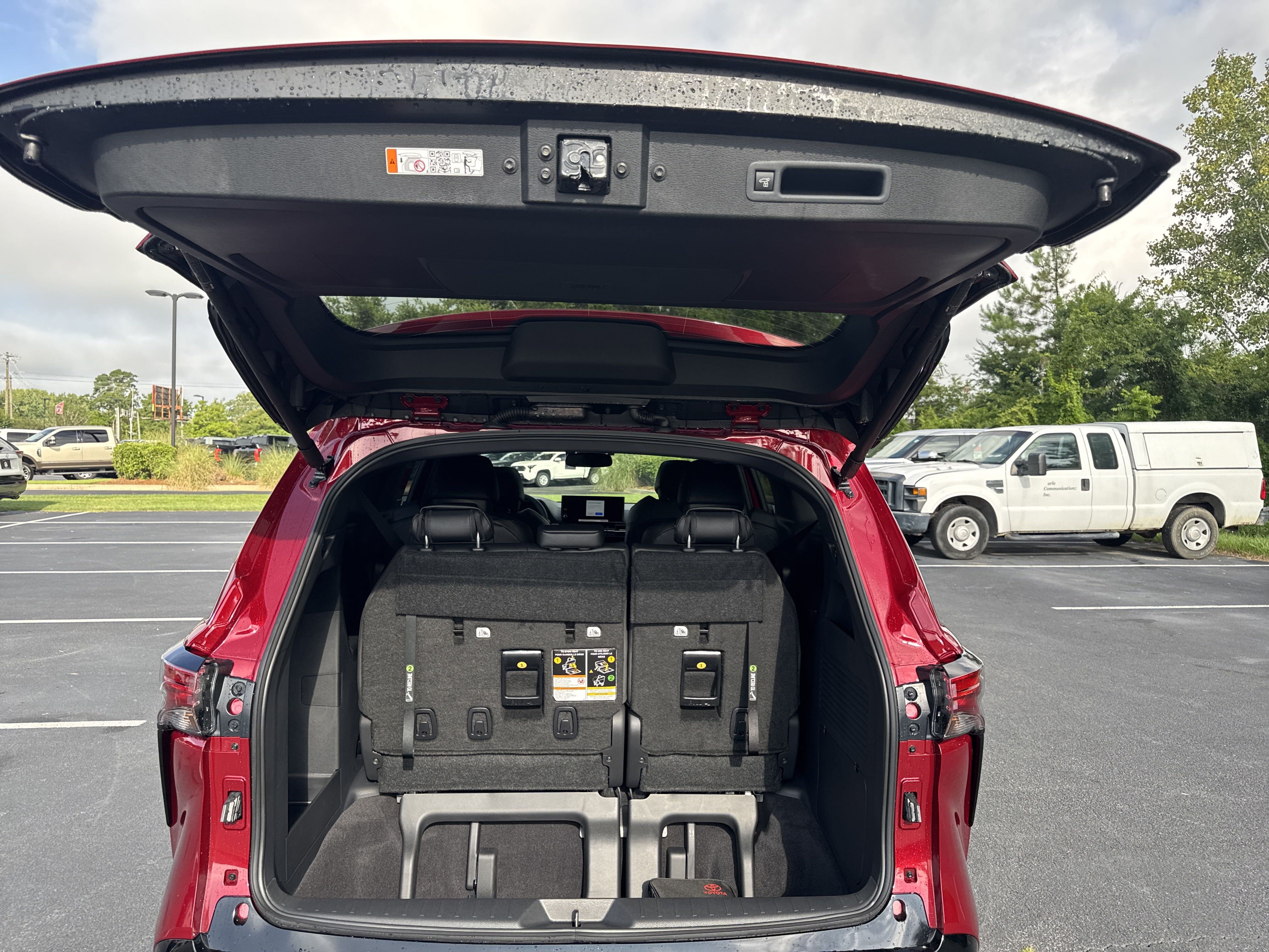 New 2025 Toyota Sienna Platinum FWD image 43
