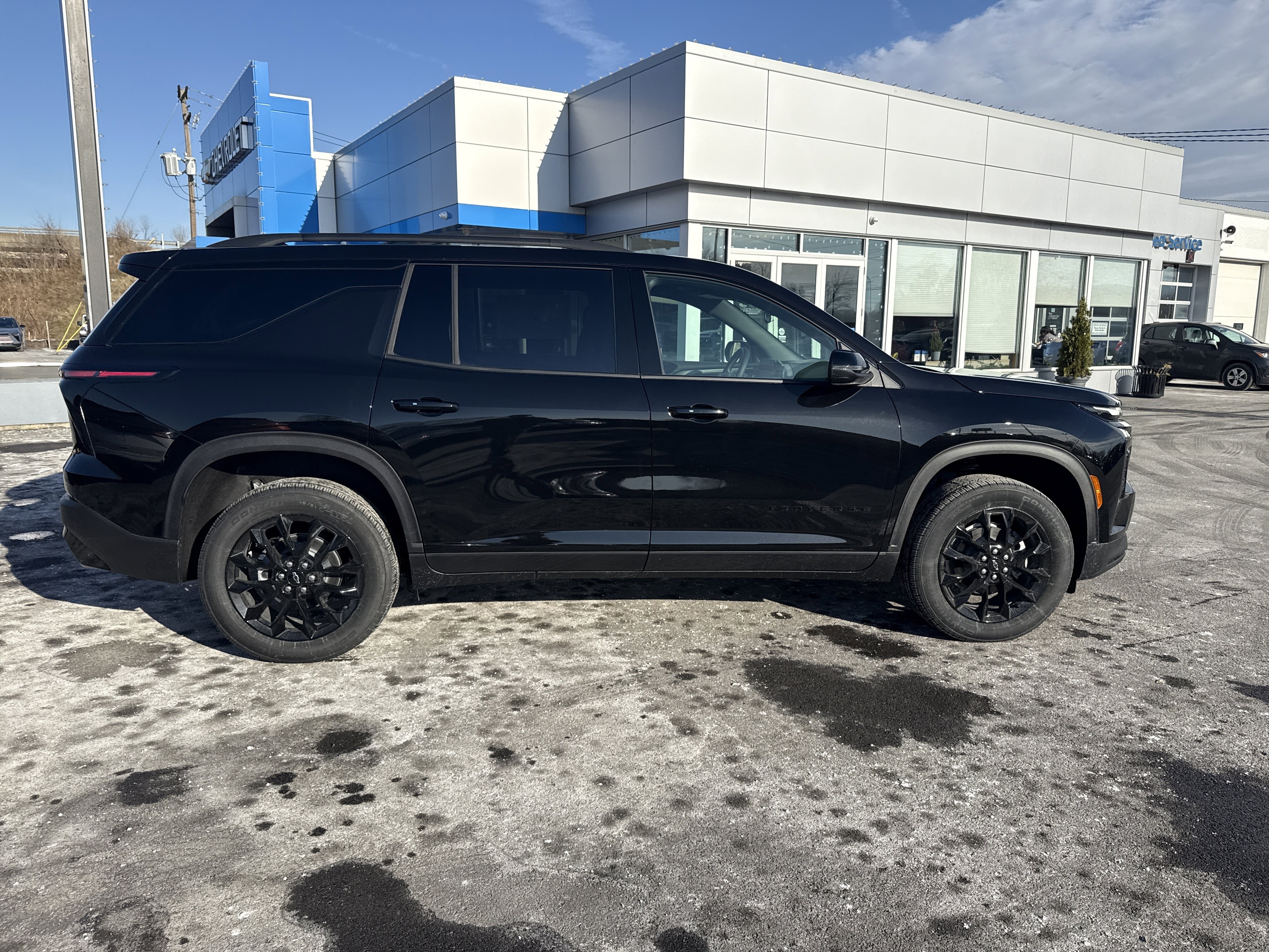 New 2026 Chevrolet Traverse LT w/ Midnight/Sport Edition image 2