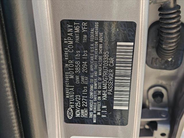 Used 2024 Hyundai Elantra SEL FWD image 25
