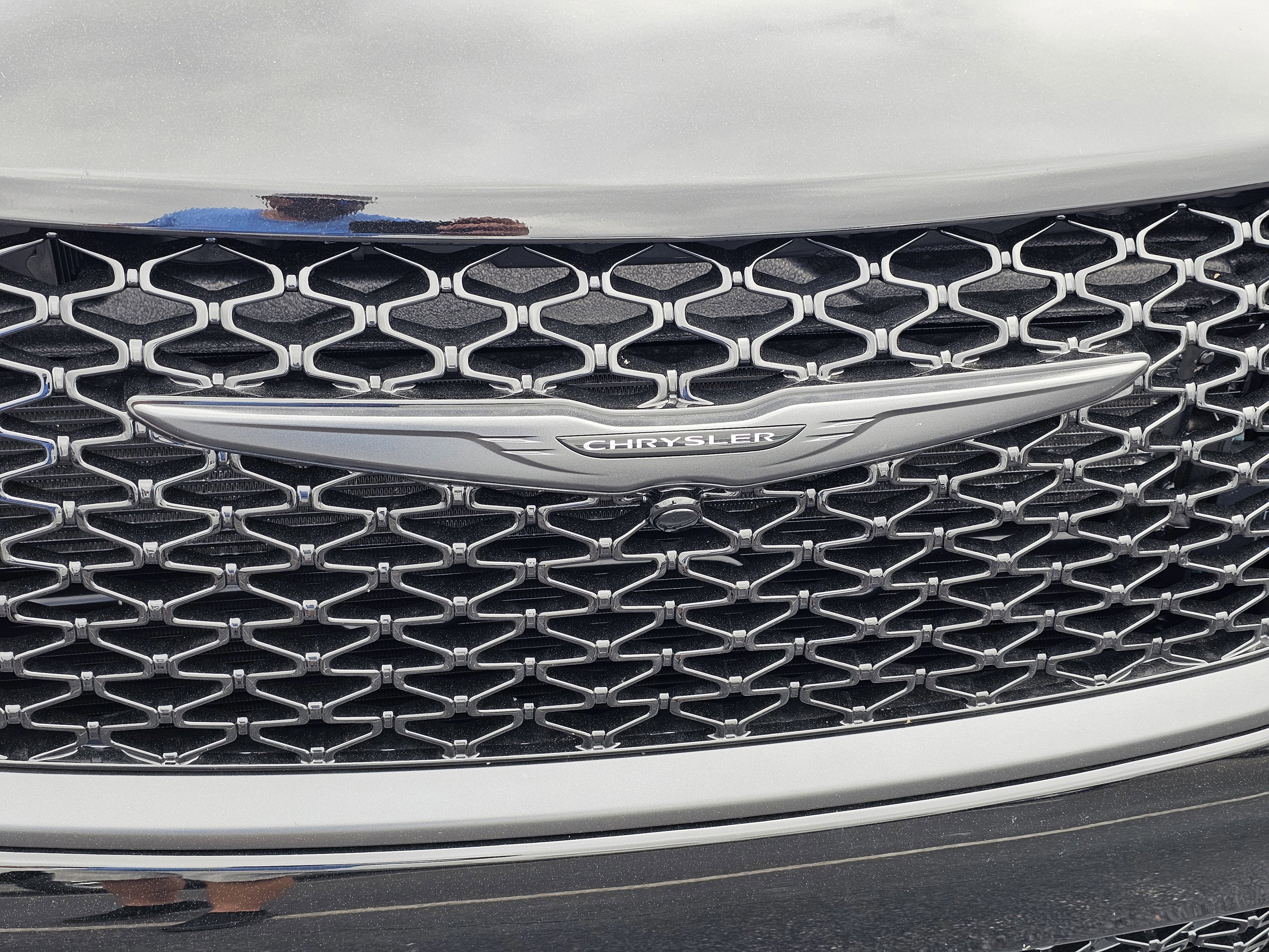 New 2026 Chrysler Pacifica Select w/ S Appearance Package image 3